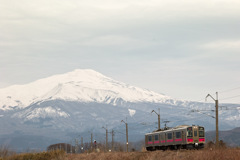 鳥海山の春