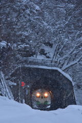 雪のトンネル