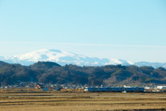 雪がたっぷり月山