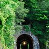 夏のトンネル