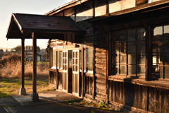 晩秋の西大塚駅