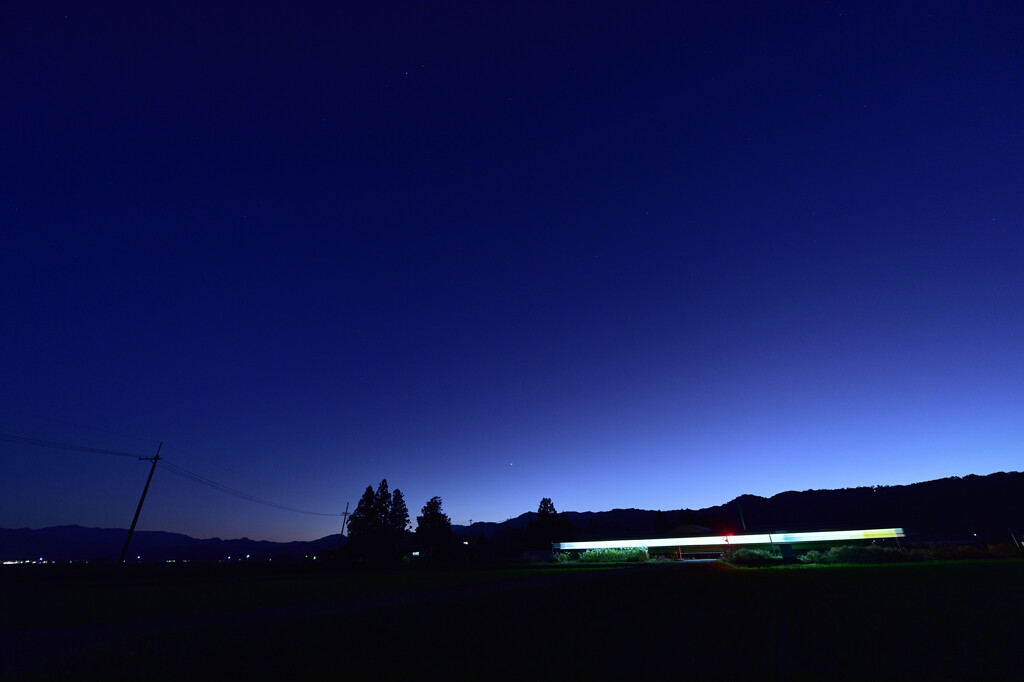 寺崎踏切の夜