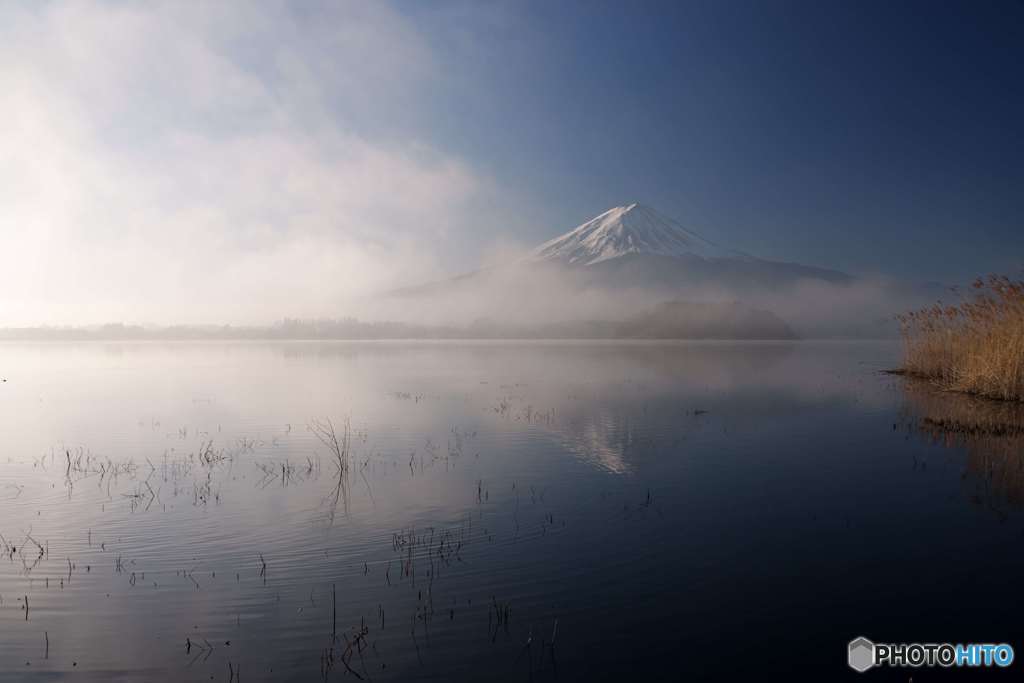 冬霧の河口湖
