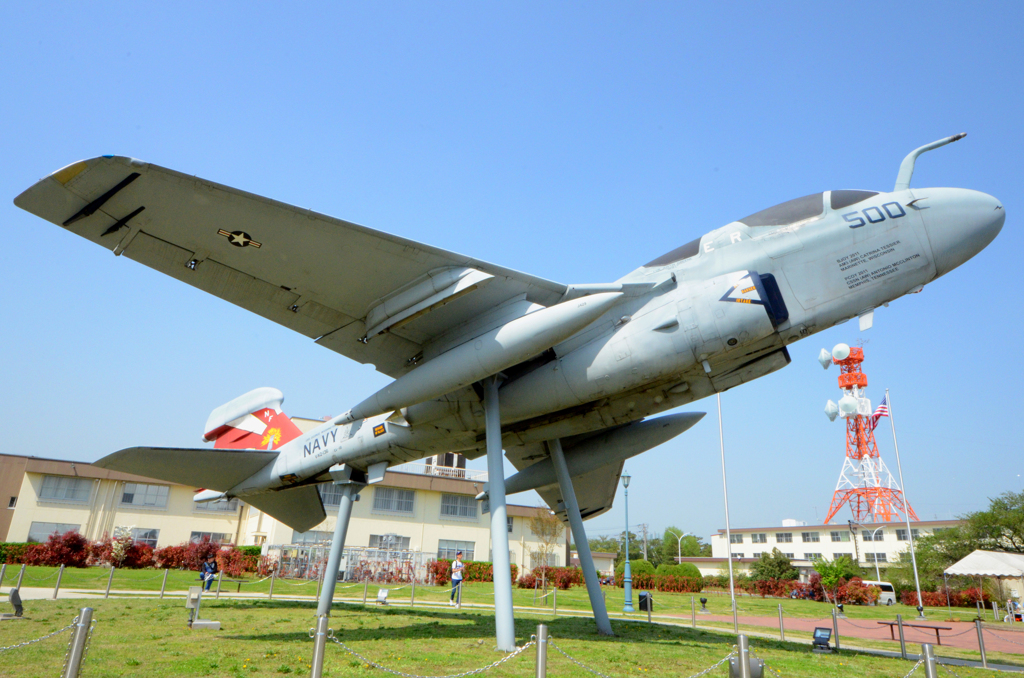 VAQ-136