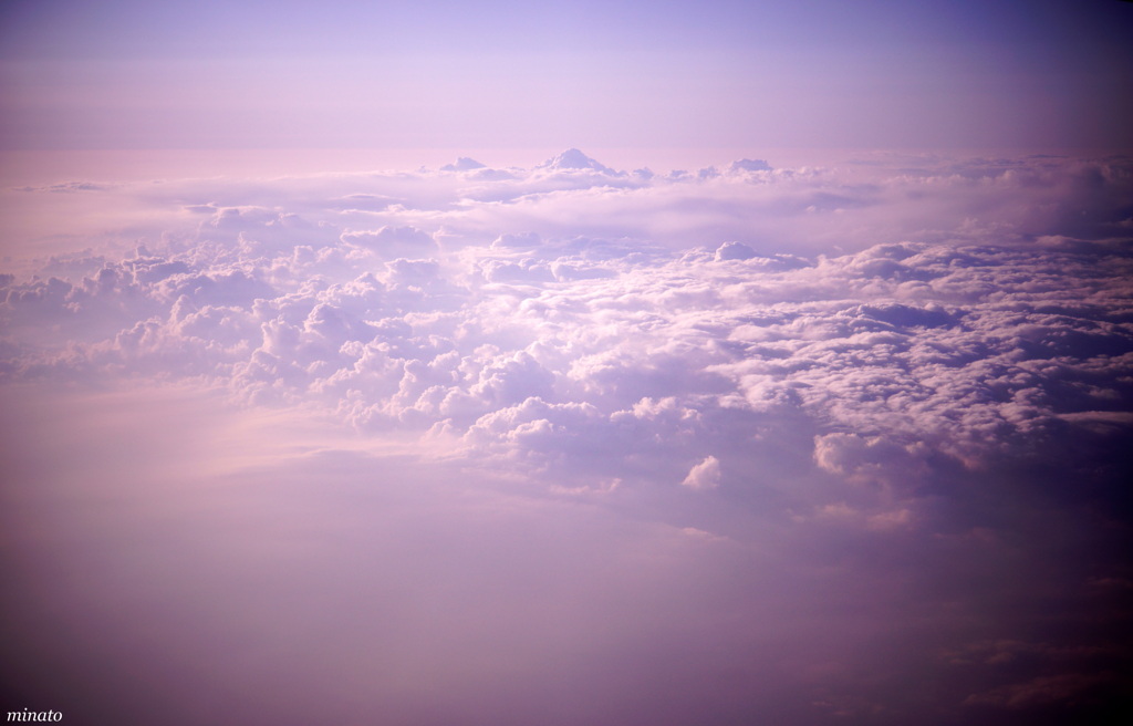 その雲の向こうに