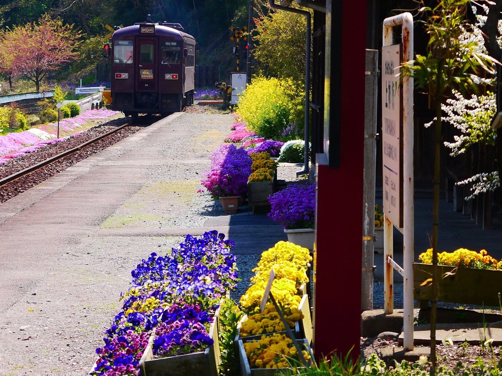 花の駅舎