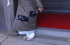 装う