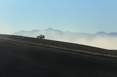 秋の朝～霧晴れゆく丘