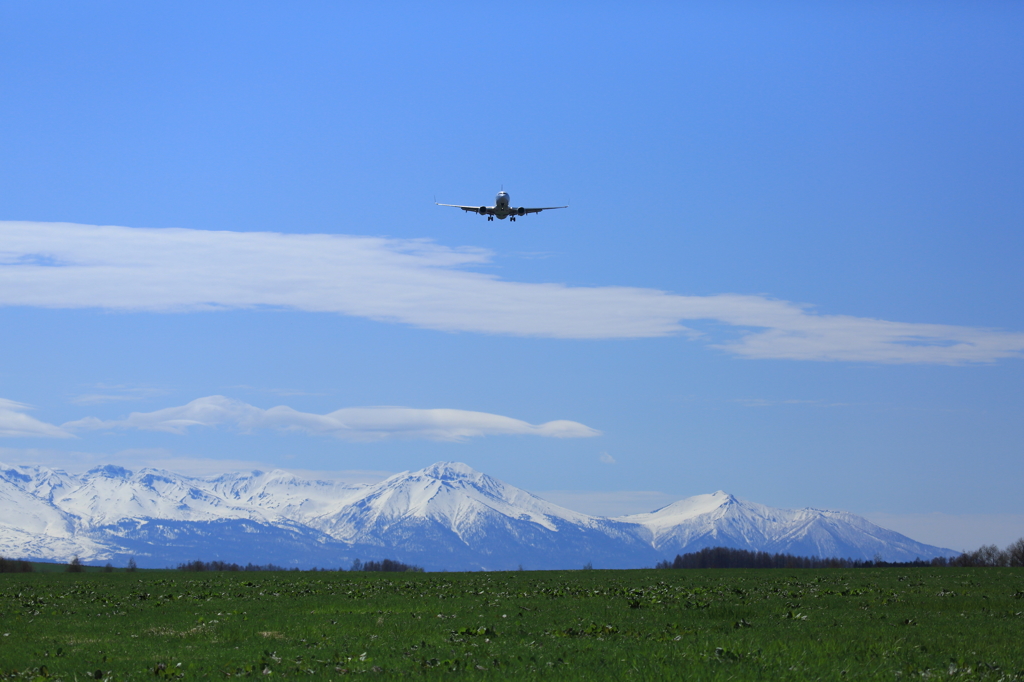 飛行機の見える美しい風景