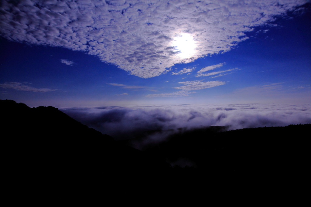 知床峠～月光の雲海