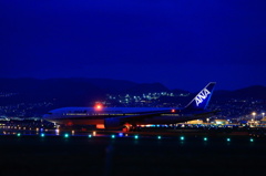Boeing 777-200 ITM→HND