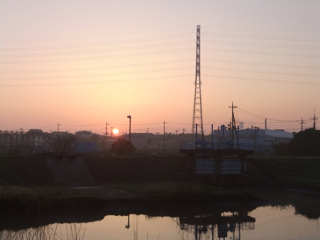 綾瀬川の夜明け