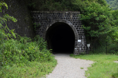 トンネル