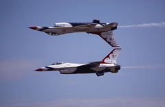 UASF Thunderbirds　(calipso pass)