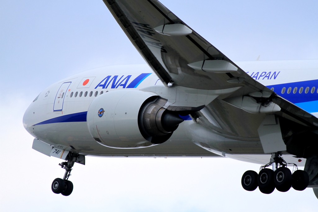 ANA B777-200 Gear Up