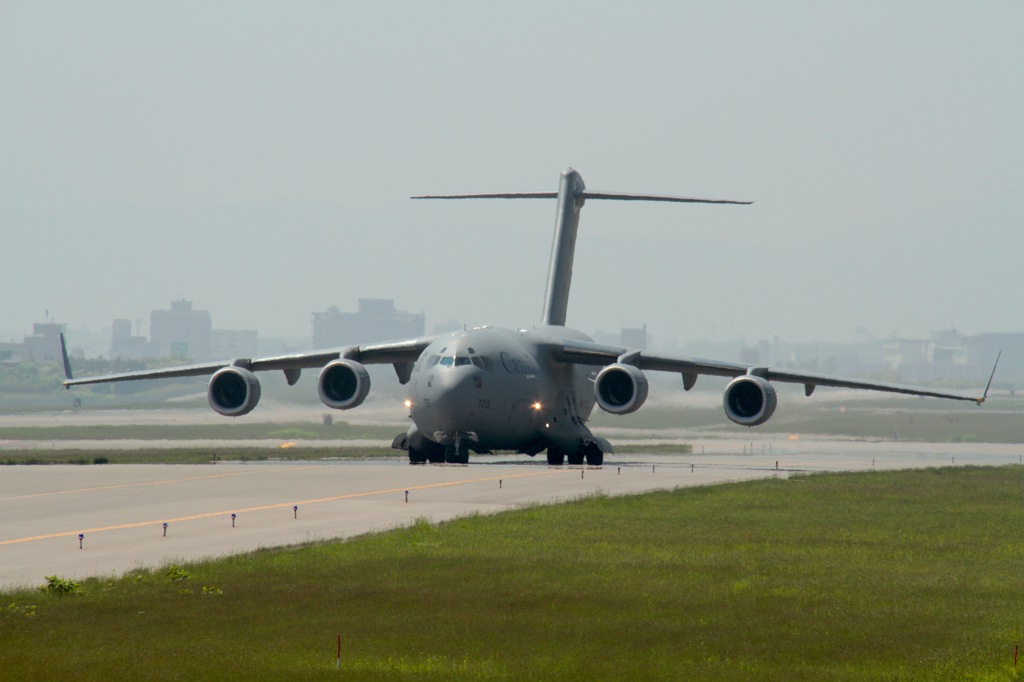 Boeing CC-177 Globemaster III　（函館空港）