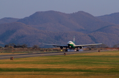 EVA AIR A330 Touch Down