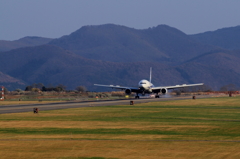 ANA B777 Touch Down