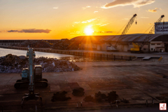工業港に帳が下りる 工業港に帳が下りる