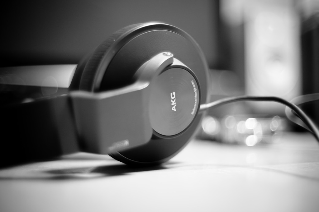 AKG