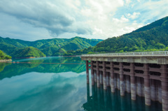 新緑の奥多摩湖