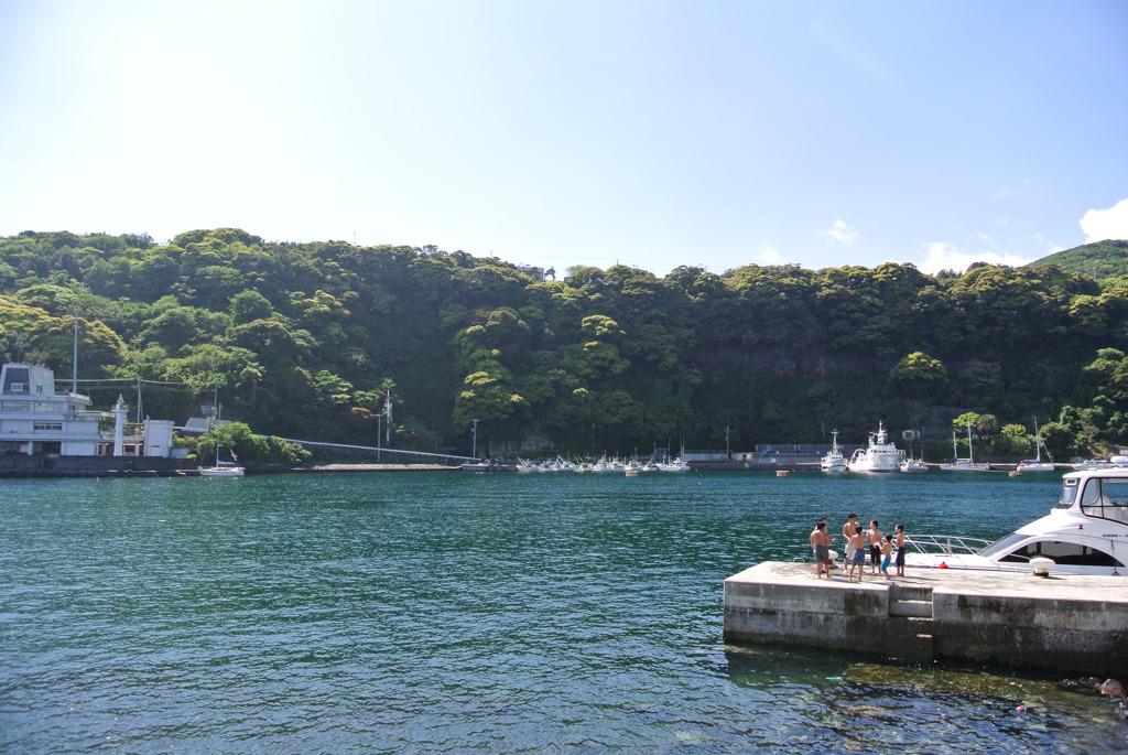 波浮港の飛び込み場