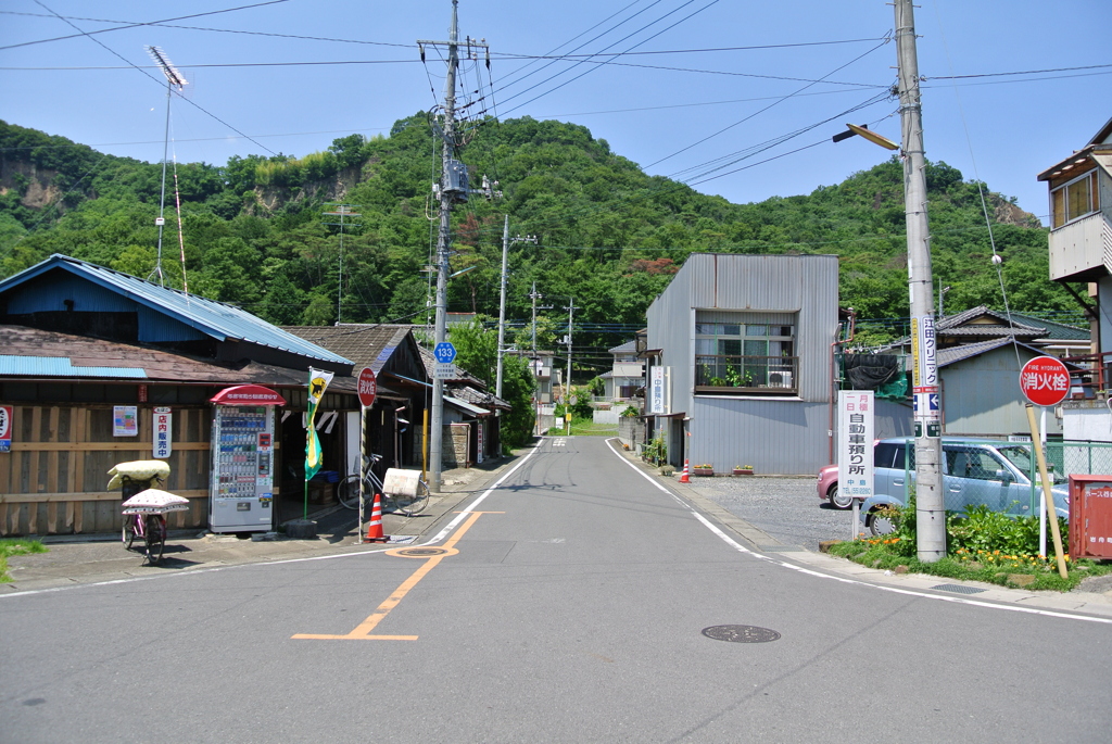 岩舟駅の短いメインストリート