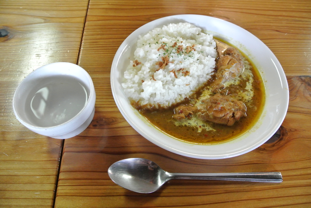 山小屋のチキンカレー