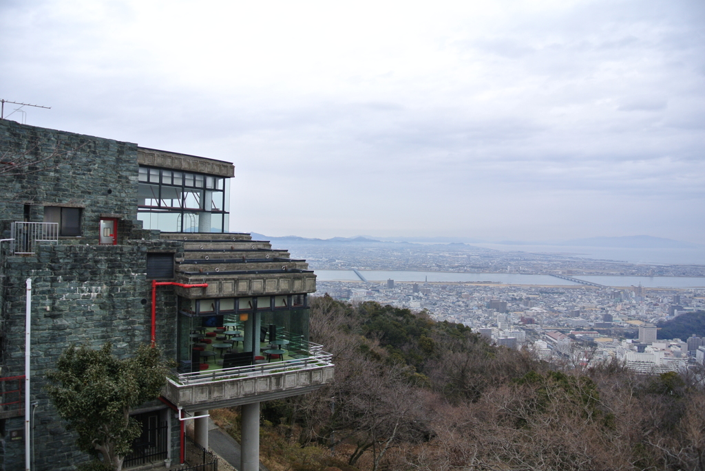 眉山山頂には、マチアソビカフェがあります。