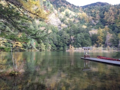 明神池は中心にお賽銭がある！？（笑）