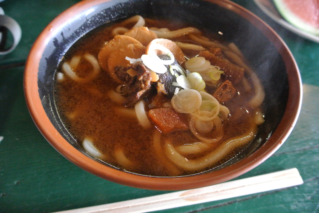 遅い朝ごはん（味噌煮込みうどん）