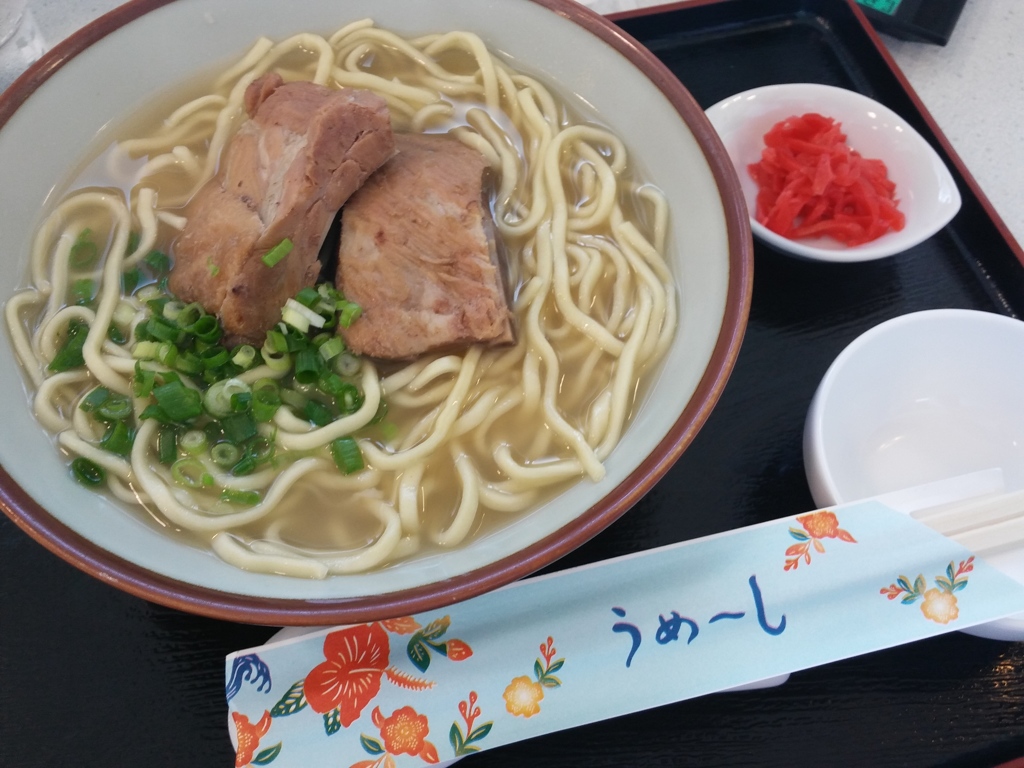 ソーキそばうめーし