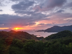 瀬戸内海の朝陽