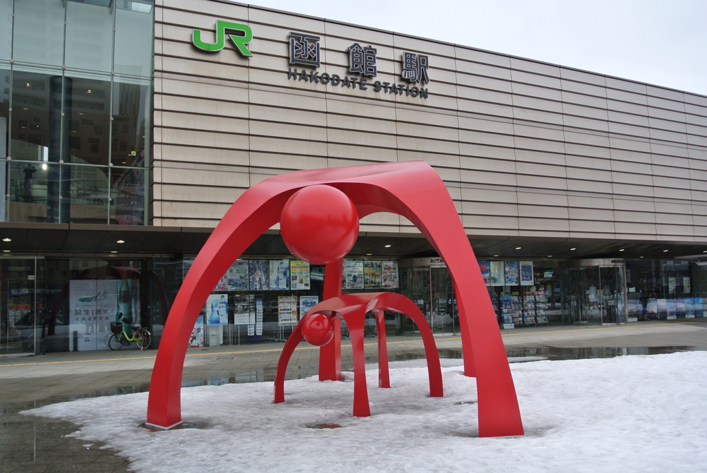 函館駅前の謎のオブジェ