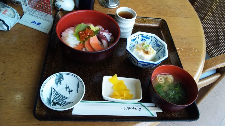 能登島の道の駅で食べた海鮮丼