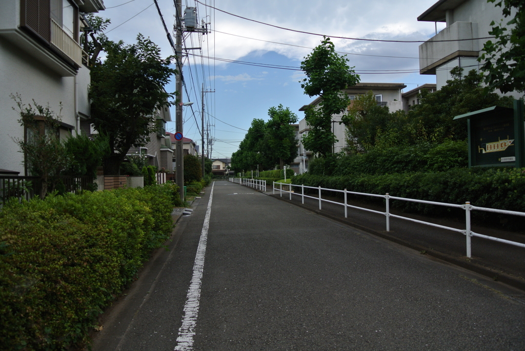 住宅街の通学路