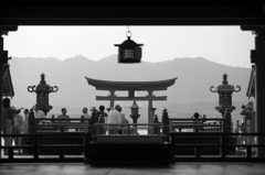 厳島神社の休日