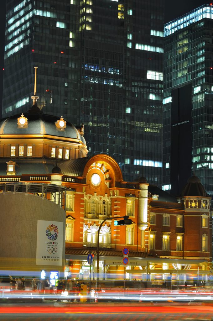 東京駅のある夜景
