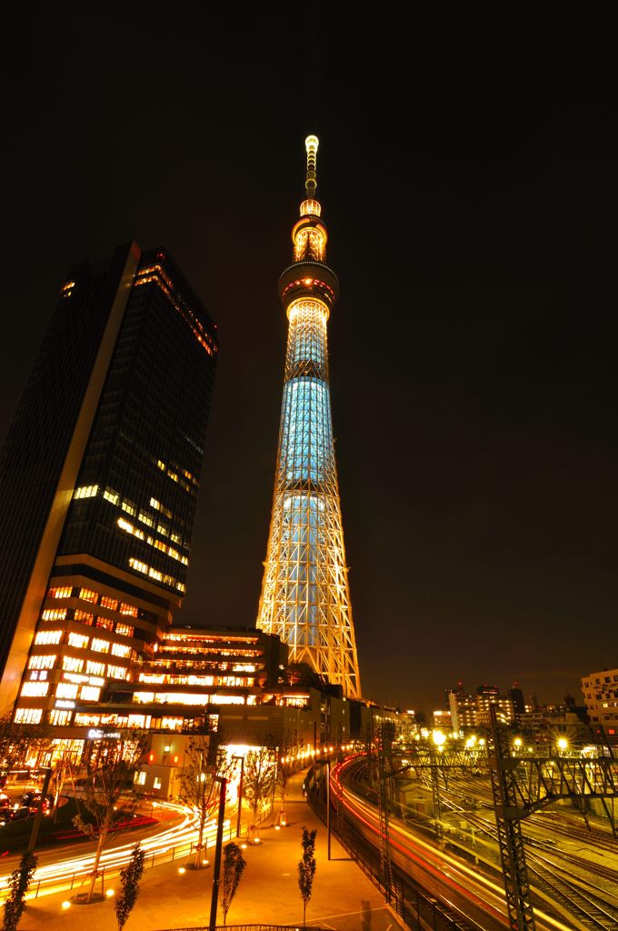 スカイツリーのふもと(暖)
