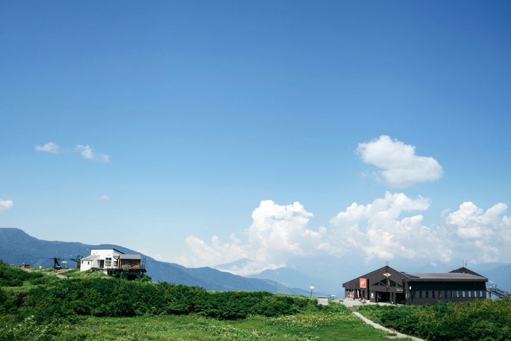 白馬村の空の下で