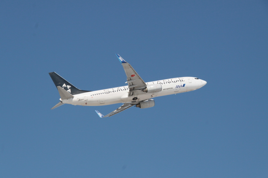 青い空と白い機体
