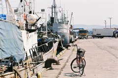 ロシア船と自転車
