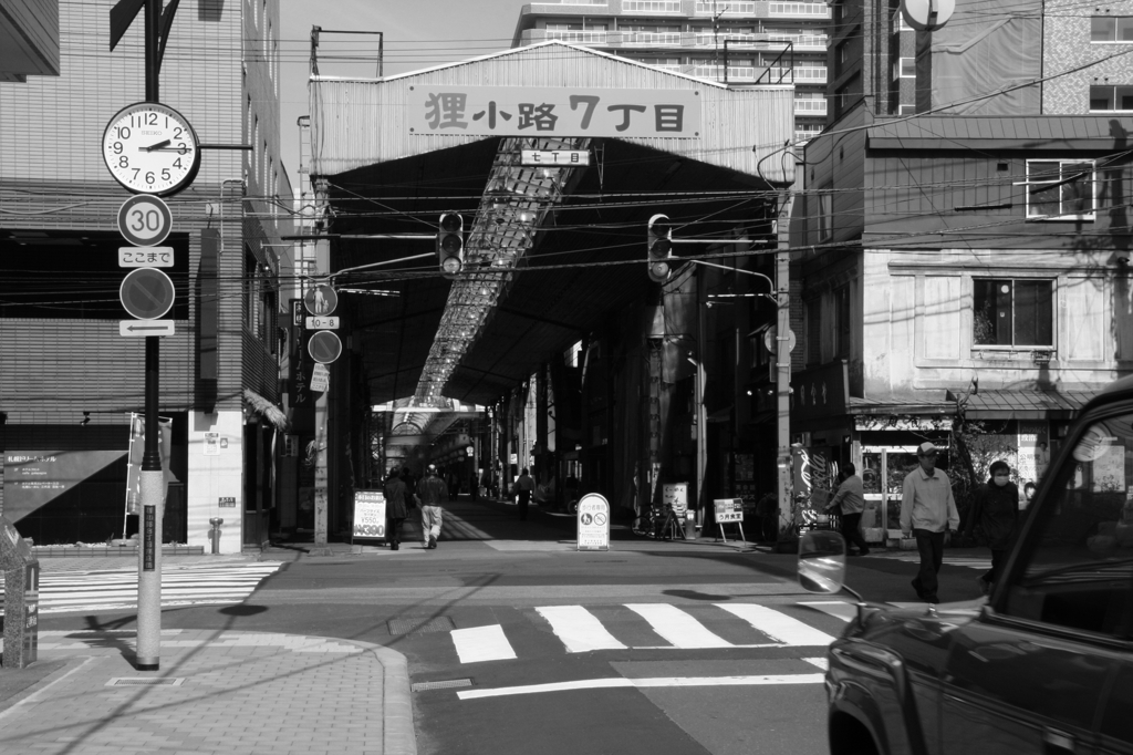 アーケードの始まり又は終わり
