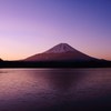 ブルーアワーに佇む…