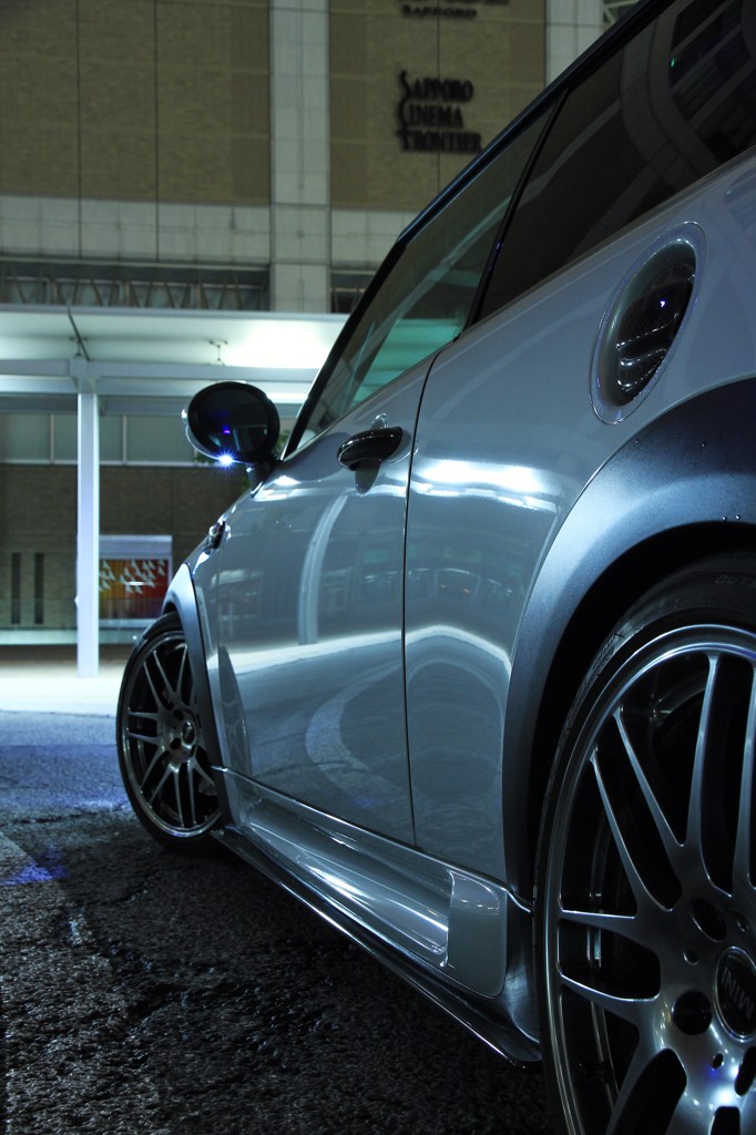 The monotone blue