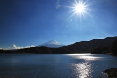 煌きに佇む富士山