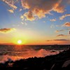 荒波と夕陽