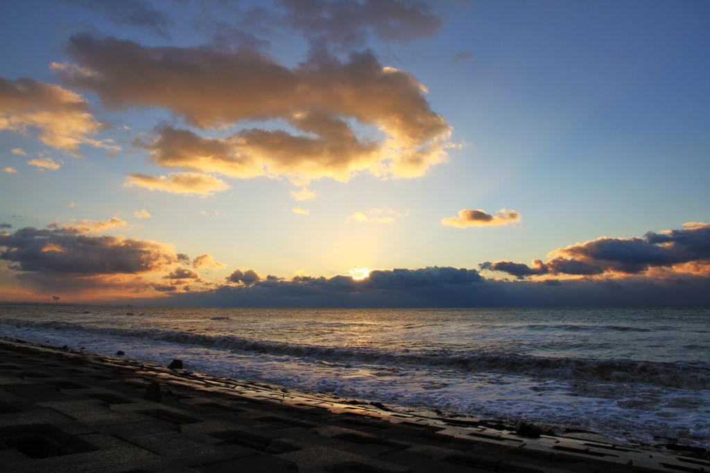 糸井海岸の初日の出