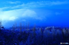 雪烟る御嶽山