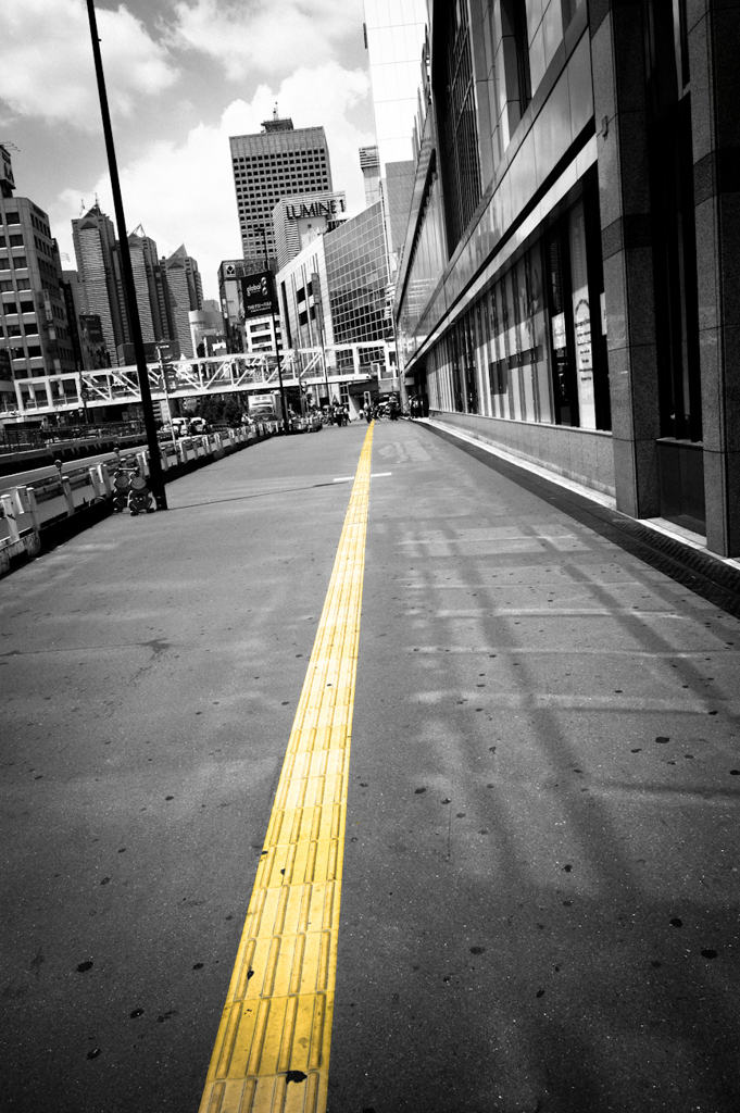 shinjuku-yellow